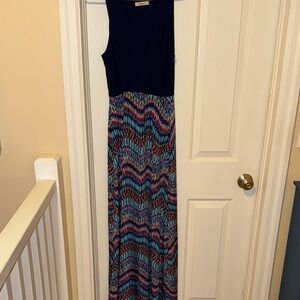 💰Gilli Navy and Multicolor Patterned Maxi Dress
